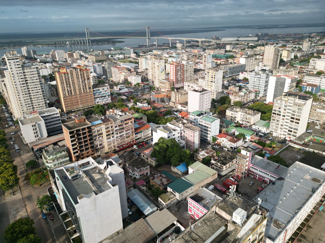 Maputo Tem uma Ligação com o Eiffel e uma Cena de Street Art que Ninguém te Contou